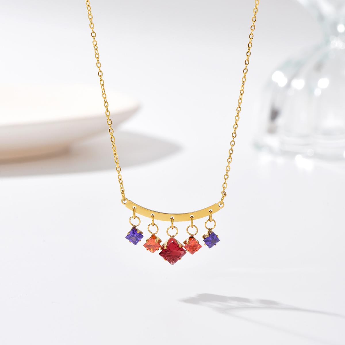 Fashion simple colored diamond pendant necklace