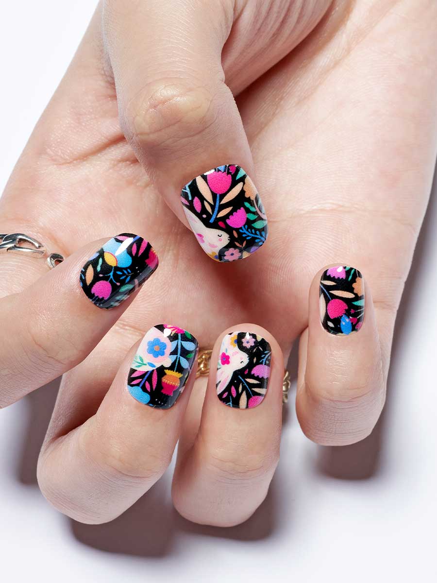 Women Fashion Mani Press On Nail Seeking Rabbit